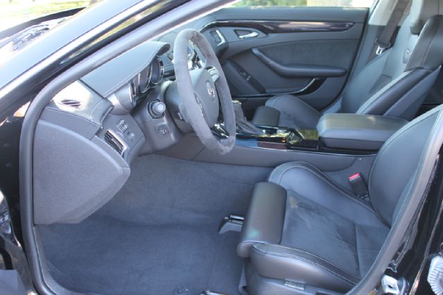 Cadillac CTS-V 2012 photo 2