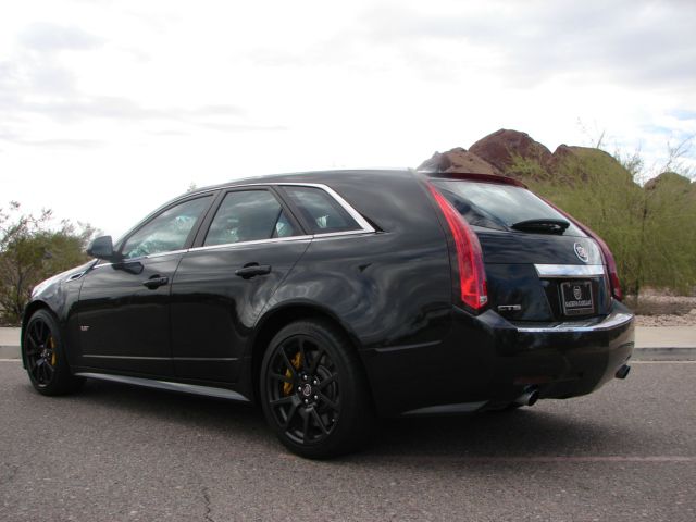 Cadillac CTS-V 2012 photo 2
