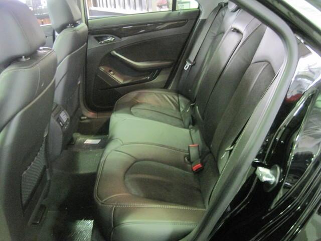 Cadillac CTS-V 2012 photo 3