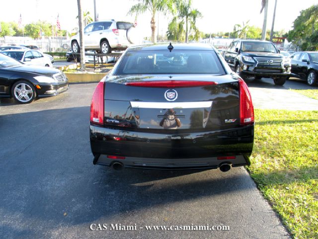 Cadillac CTS-V 2013 photo 2