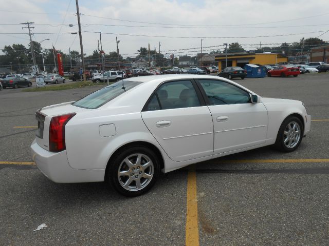 Cadillac CTS 2003 photo 2