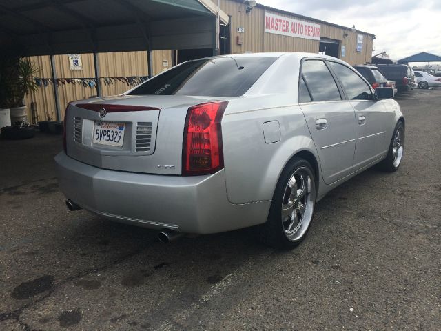 Cadillac CTS 2003 photo 2