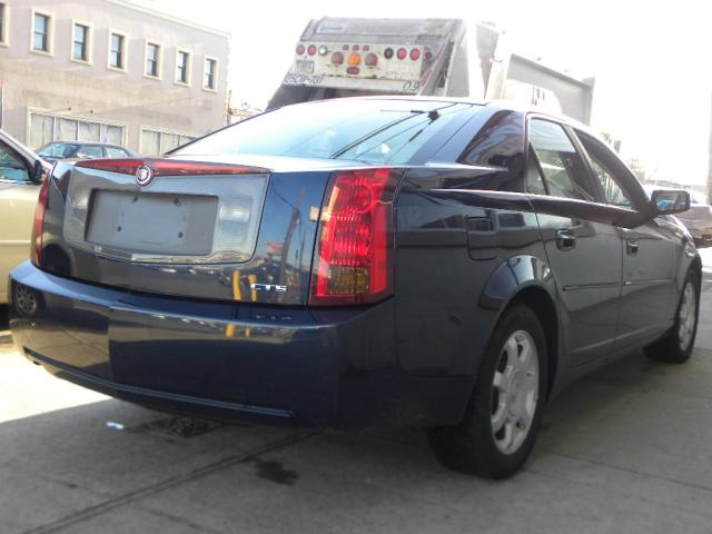Cadillac CTS 2004 photo 2