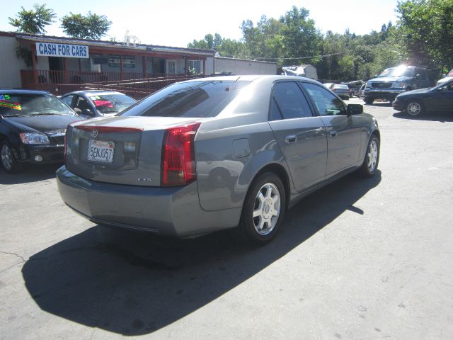 Cadillac CTS 2004 photo 2
