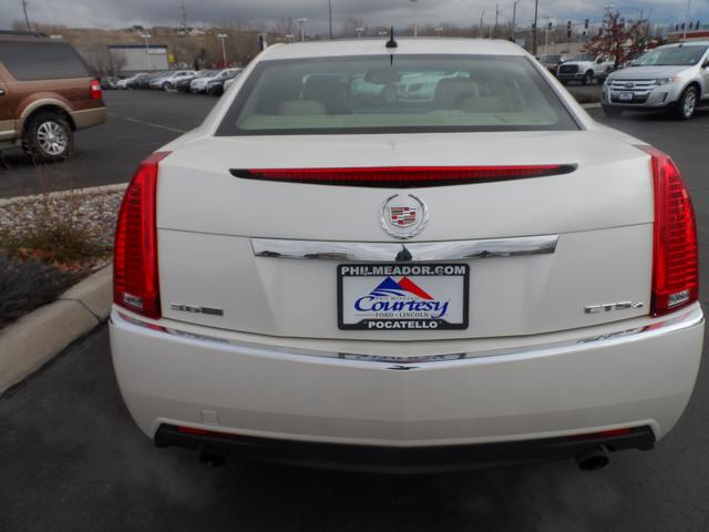 Cadillac CTS 2008 photo 2