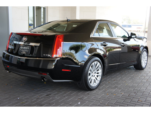 Cadillac CTS 2008 photo 2