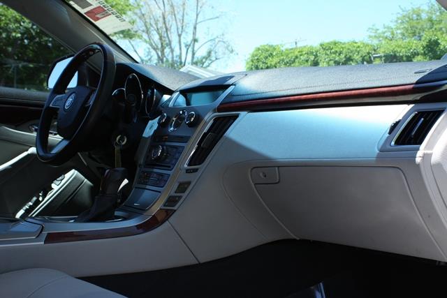 Cadillac CTS 2009 photo 12