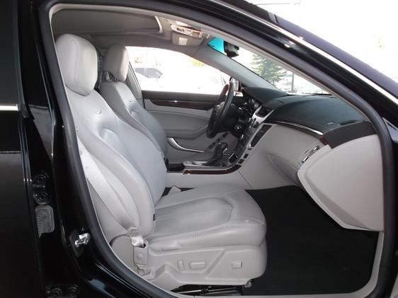 Cadillac CTS LX (leather) Sedan