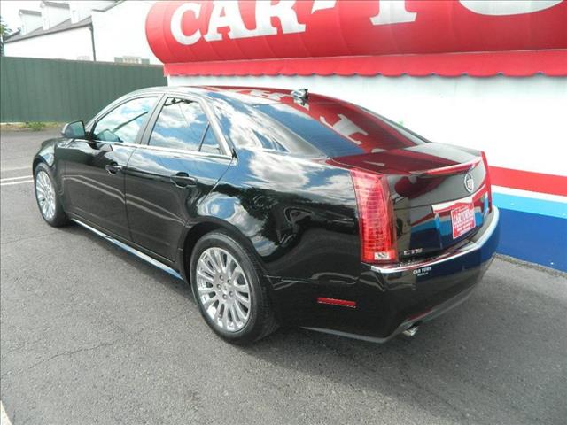 Cadillac CTS 2010 photo 2