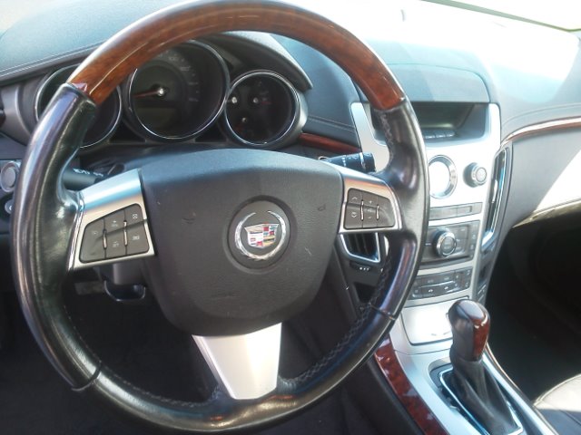 Cadillac CTS 2010 photo 2
