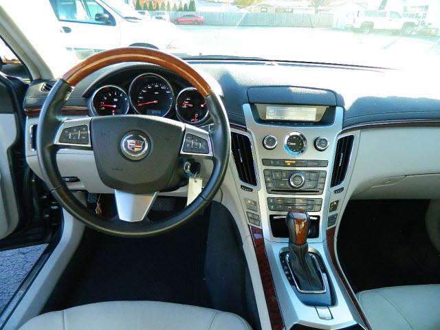 Cadillac CTS 2010 photo 1