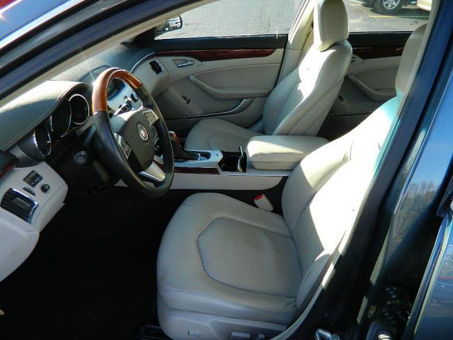 Cadillac CTS 2010 photo 2