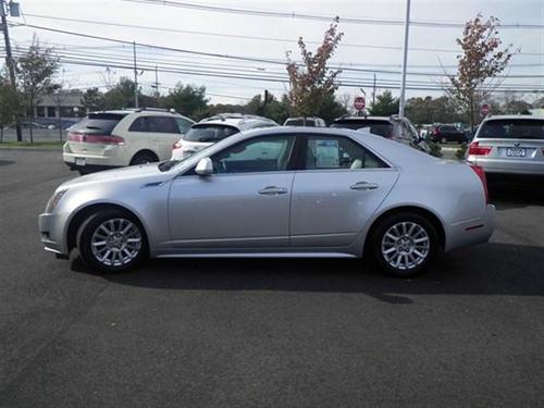 Cadillac CTS 2010 photo 1