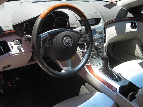 Cadillac CTS 2010 photo 3
