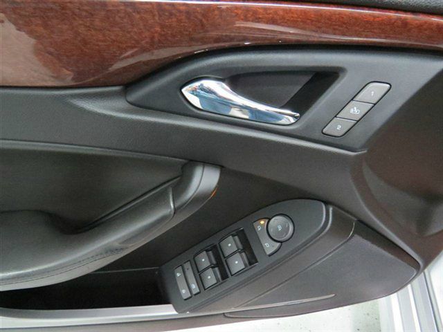 Cadillac CTS 2010 photo 17