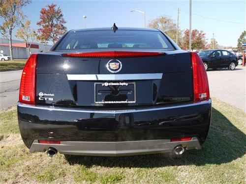 Cadillac CTS 2010 photo 2