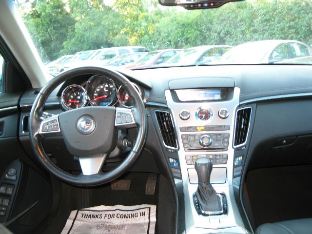 Cadillac CTS 2010 photo 2