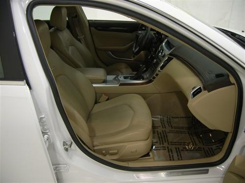 Cadillac CTS 2010 photo 1