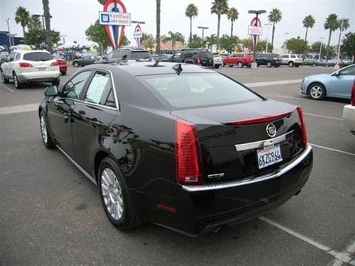 Cadillac CTS 2010 photo 2