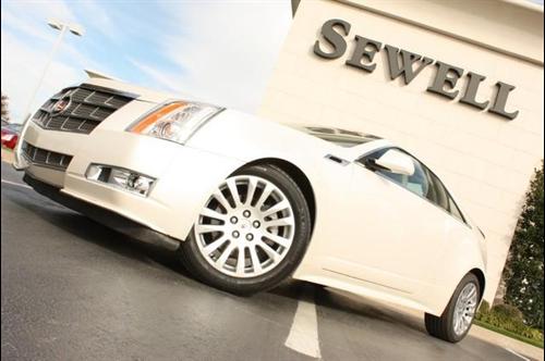 Cadillac CTS 2011 photo 1