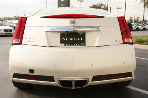 Cadillac CTS 2011 photo 2