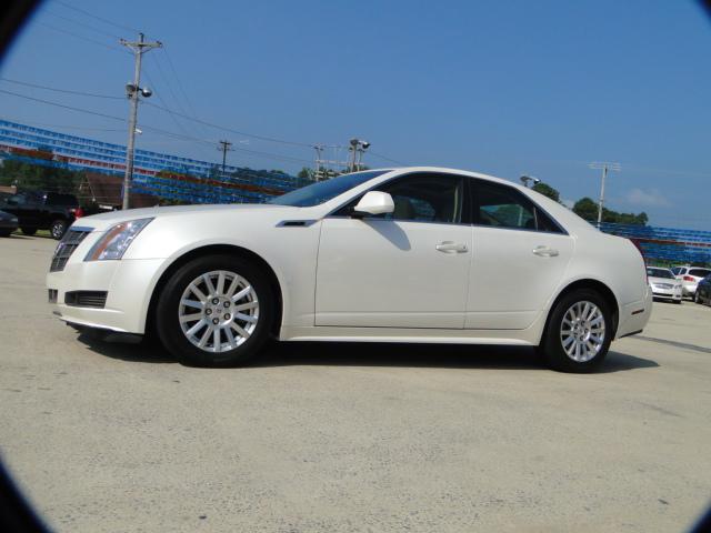 Cadillac CTS 2011 photo 2