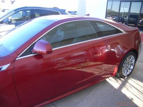 Cadillac CTS 2011 photo 1