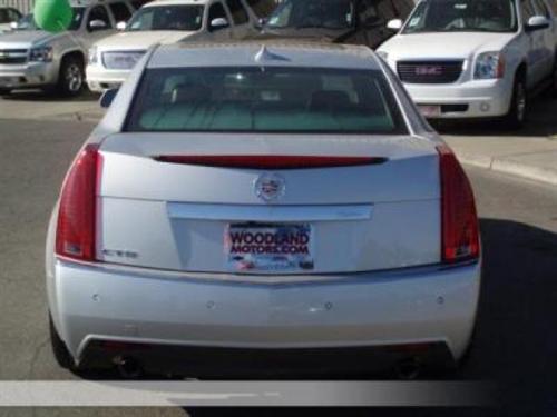 Cadillac CTS 2011 photo 2
