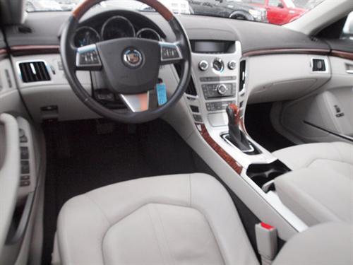 Cadillac CTS 2011 photo 1