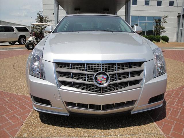 Cadillac CTS 2011 photo 1