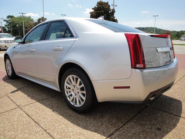 Cadillac CTS 2011 photo 2