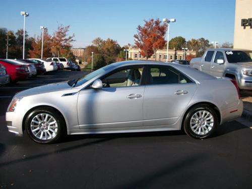 Cadillac CTS 2011 photo 1