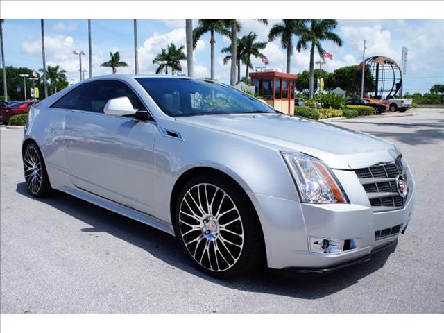 Cadillac CTS 2011 photo 1