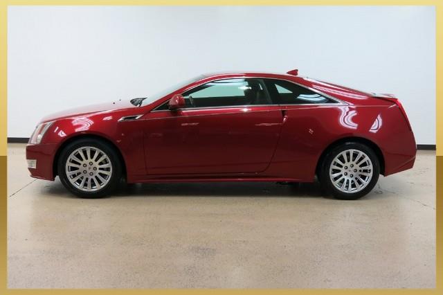 Cadillac CTS 2012 photo 1
