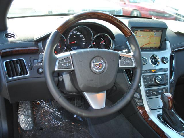 Cadillac CTS 2012 photo 1