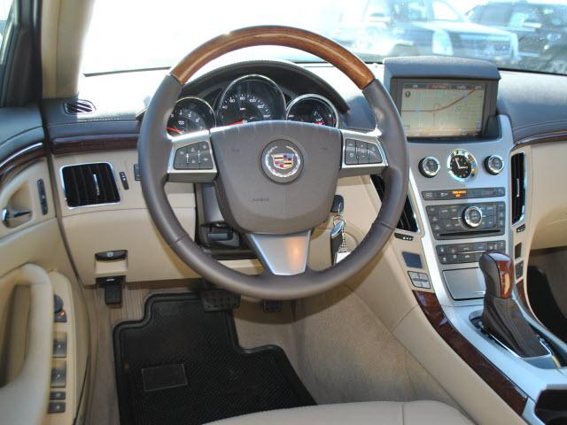 Cadillac CTS 2012 photo 1