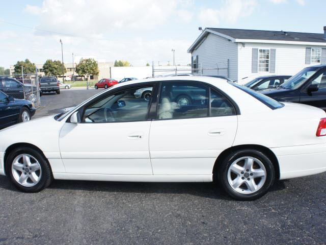 Cadillac Catera 2000 photo 3
