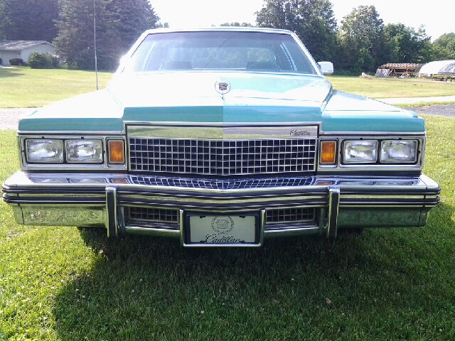Cadillac Coupe de Ville 1979 photo 1