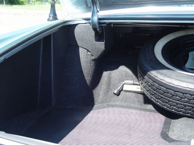 Cadillac Coupe de Ville 1975 photo 10