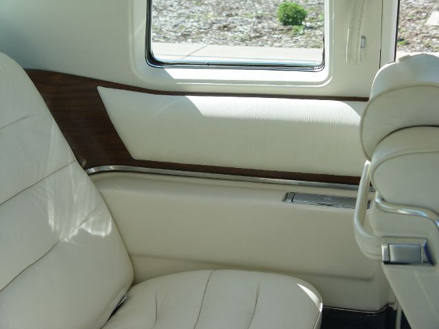 Cadillac Coupe de Ville 1975 photo 12