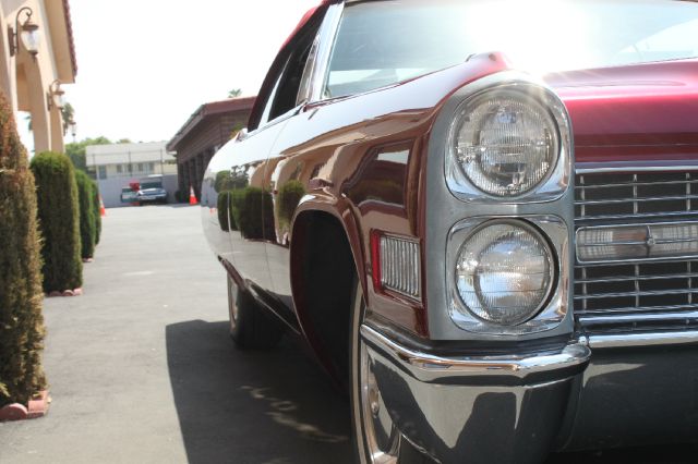 Cadillac Cpe Deville 1966 photo 1