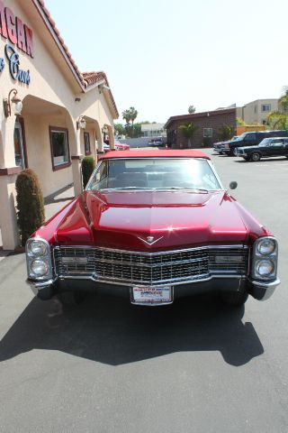 Cadillac Cpe Deville 1966 photo 12