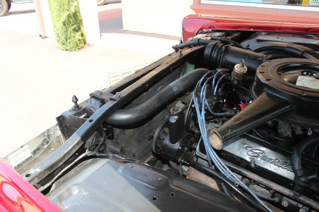 Cadillac Cpe Deville 1966 photo 15