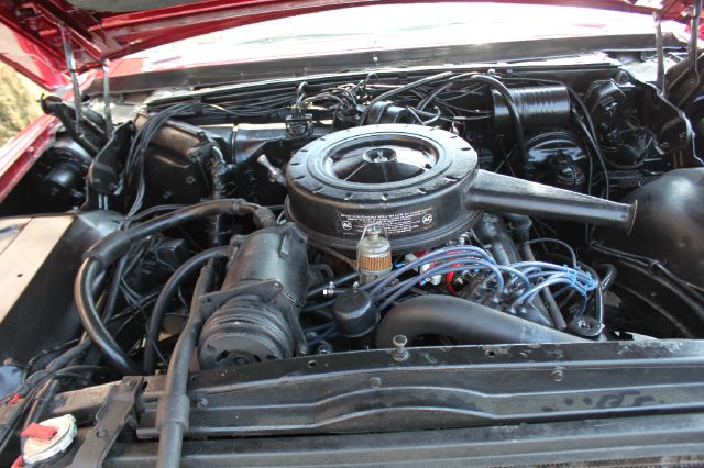 Cadillac Cpe Deville 1966 photo 17