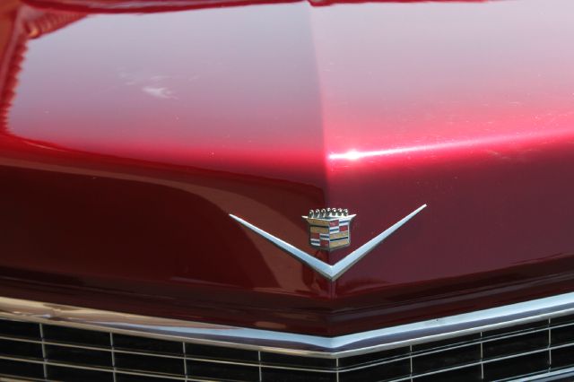 Cadillac Cpe Deville 1966 photo 2