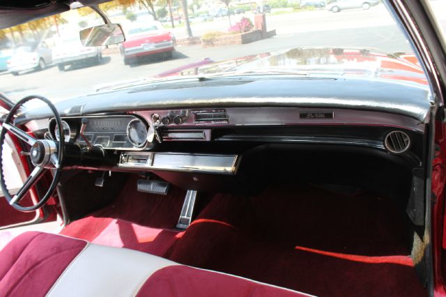 Cadillac Cpe Deville 1966 photo 21