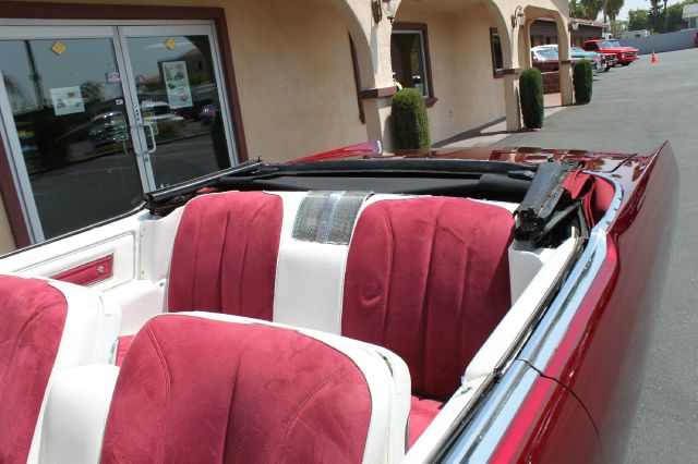 Cadillac Cpe Deville 1966 photo 22