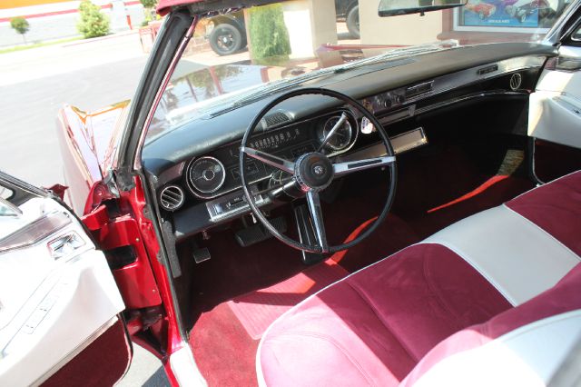 Cadillac Cpe Deville 1966 photo 23