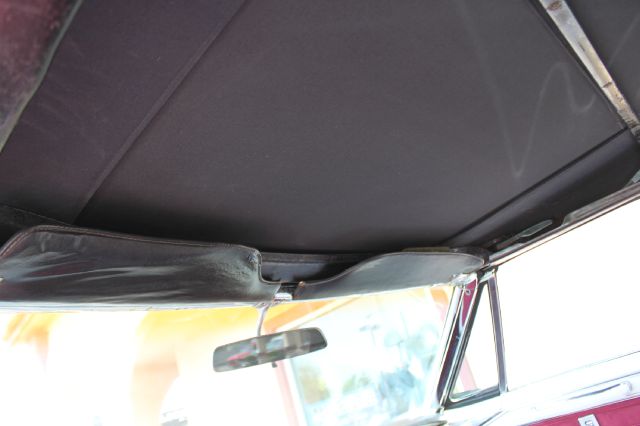 Cadillac Cpe Deville 1966 photo 24