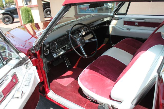 Cadillac Cpe Deville 1966 photo 28